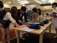 可爱的做爱日本烹饪学校高清视频