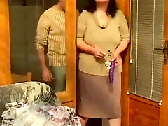 Young manmeat fucking chubby mature in her hairy wet cunt