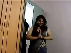 Indian wifey shows her tits every opportunity she gets