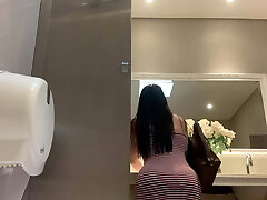 CAMERA First-timer IN PUBLIC TOILET