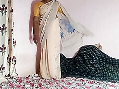 MADHU LAILA saree de-robe tease 4