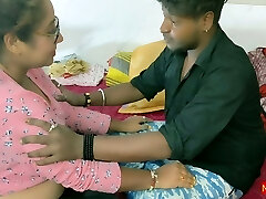 Bhabhi finds porn movie in her Devar Mobile! Horny Bhabhi Sex