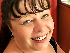 Fat brunette granny gives head before spear-riding Fat brunette granny gives head before spear-riding