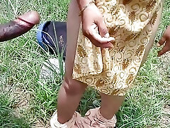 Desi School girl outdoor hindi hook-up - viral mms Desi School girl outdoor hindi hook-up - viral mms