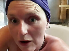 Talking about how orgasms caused by hot water are brutal on the build up to them, whilst sat in a mega torrid bathtub!