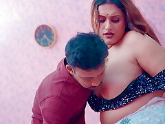 Milf lady offered her big melons and gonzo sex to her client