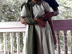 Desi ladaki ne zule par baitkar apane college schoolteacher ke sath kiya Ganda kam Desi ladaki ne zule par baitkar apane college schoolteacher ke sath kiya Ganda kam