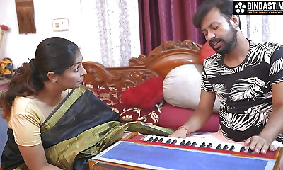 el estudiante travieso antim coquetea con su profesor de música para follar duro ( audio hindi )