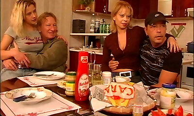 模范家庭! (整部电影) 模范家庭! (整部电影)