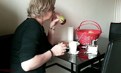 7:30 am breakfast huge creampie ejaculation in my stepmoms gullet