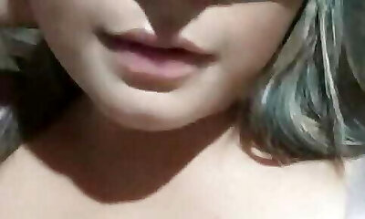 美丽的拉丁人记录自己说她想被美国人操 美丽的拉丁人记录自己说她想被美国人操