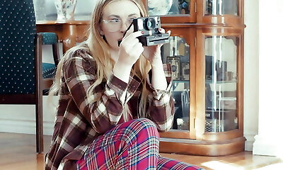 SEXY MOMMA - River Lynn Knows What Step Mom Lindsay Enjoys SEXY MOMMA - River Lynn Knows What Step Mom Lindsay Enjoys