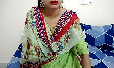 xxx Indian Desi step-mom ne fucky-fucky ki lat laga di utter hindi video xxx big boobs Saarabhabhi6 clear Hindi audio horny sexy