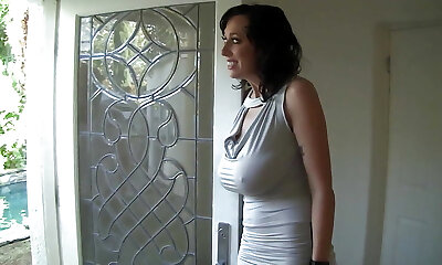 Alia Janine throws the salads of Christian as he pulverizes her Alia Janine throws the salads of Christian as he pulverizes her