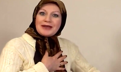 Oma Wint Een Potje Neuken In De Seks Loterij