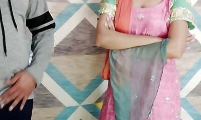 punjabimomsteachsex - stiefmutter und stiefsohn teilen sich das bett und ficken in hindi audio 4k dirty talk