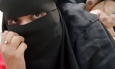 belle-mère pakistanaise en hijab baisée par son beau-fils