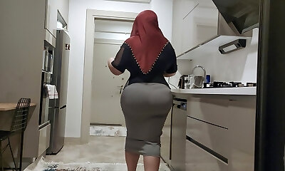 My stepmother's ginormous ass impresses me a lot.