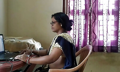 l'ingénieur informatique trishala a baisé avec un collègue sur un sari de soie chaud après une longue période