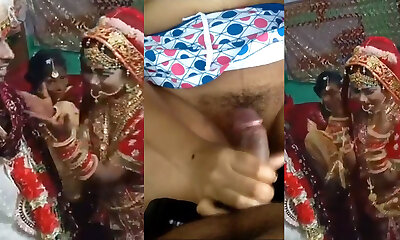 bhabi nouvellement marié aur devar car me jabardast thukai (audio complet )