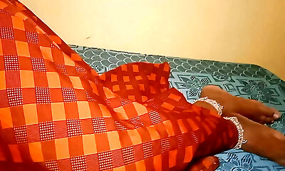 секс по госту.... индийская сексуальная тетенька занимается сексом с гостем