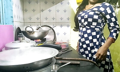 Indian bhabhi cooking in kitchen and fucking stepbro-in-law