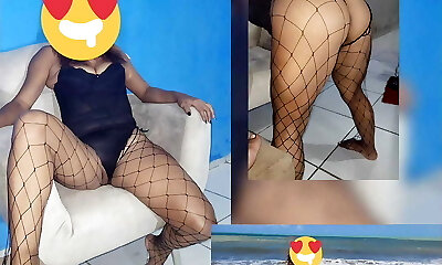 This brunette enjoys getting cum in her butt, she says she perceives the hot cum on her ass