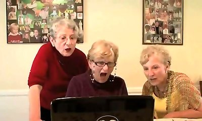 3 grannys having a view..