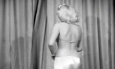 Vintage Burlesque Dancers