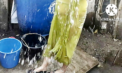 Bhabhi anita yadav ki super-steamy bathing