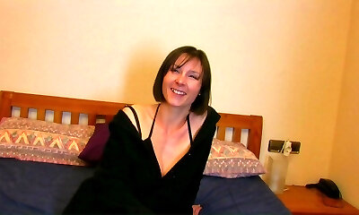 carino maturo casalinga ha il suo primo film porno esperienza carino maturo casalinga ha il suo primo film porno esperienza