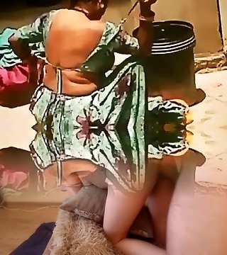 Tante indienne à gros seins bien remplie Tante indienne à gros seins bien remplie
