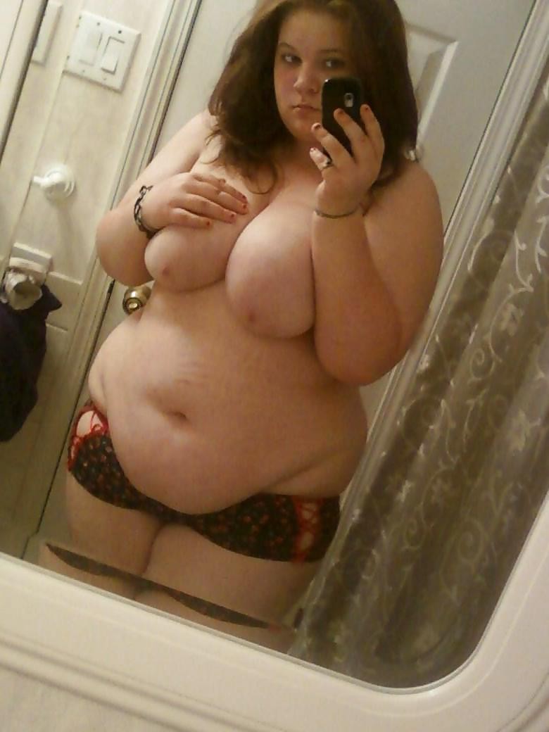 plus size women nude selfie