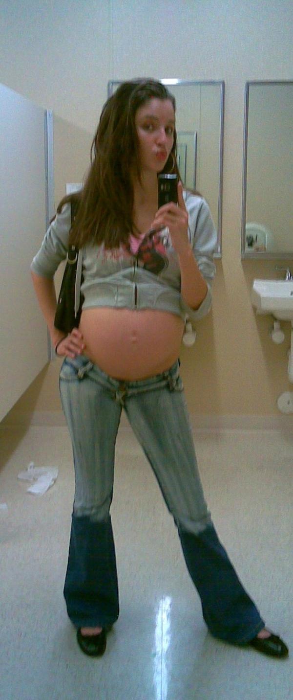 Homemade candid pictures of amateurs pregnant girlfriends