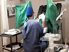 el estudiante de primer año angel oaks recibe orgasmos de varita mágica hitachi por parte del doctor tampa durante la universidad física 4 en hitachihoescom