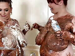 Dirty mess full figured amature nudist family at home with huge chocolate tits