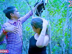 Outdoor break the posuy In Jungle With Indian Girlfriend
