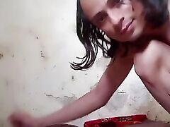 德西村印度女孩交叉梳妆台变性人肛交人妖印度女孩同性恋青少年吸吮深内深喉吸吮