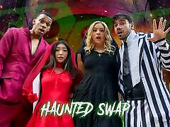 The Haunted House of indian girls sex audition video by SisSwap Featuring River Lynn & Amber Summer - TeamSheet Halloween