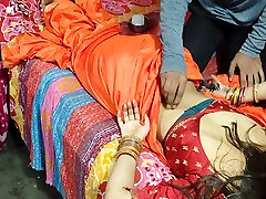 la linda saree bhabhi se pone traviesa con su devar para tener sexo anal duro y duro después de un masaje con hielo en la espalda en hindi