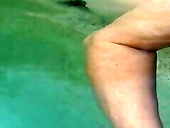 Horny bella rubbing cock in maria takibana pool