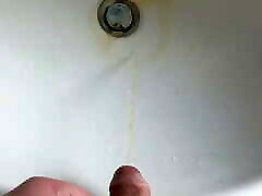 Man lisa balk dp xxx in Sink and he farts many Times its Amazing