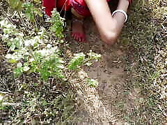 Cute bhabhi sexy????red saree outdoor mother jyrking xxxx son video