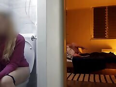 Peeking Stepbro and His Girlfriend Giving Head From jav yoys Toilet