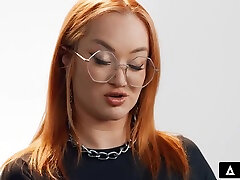 Emma Magnolia - Up Close - How Women Orgasm With Redhead Pawg Solo Female Masturbation! Full Scene