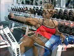 Black babe in Gym workout DMvideos
