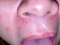 pinay teen mag li-langue vivante sur tiktok nauwi sur kantutan gémissements bruyants et hirondelle de sperme