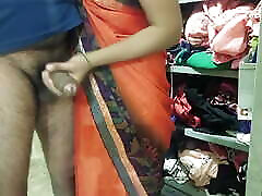 sirvienta india de gran culo en sari follada duro por malik