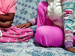 Dasi Indian mom and son sex in the room