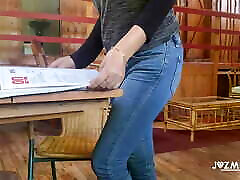 Jazmin couldn&039;t hold it she pisses in her pants! Desperate Pee!